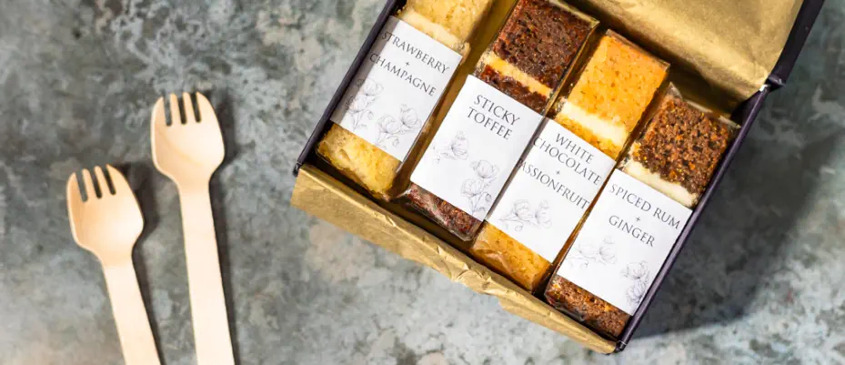 An SB Cake Atelier tasting box with 4 flavours to taste, and enjoy.